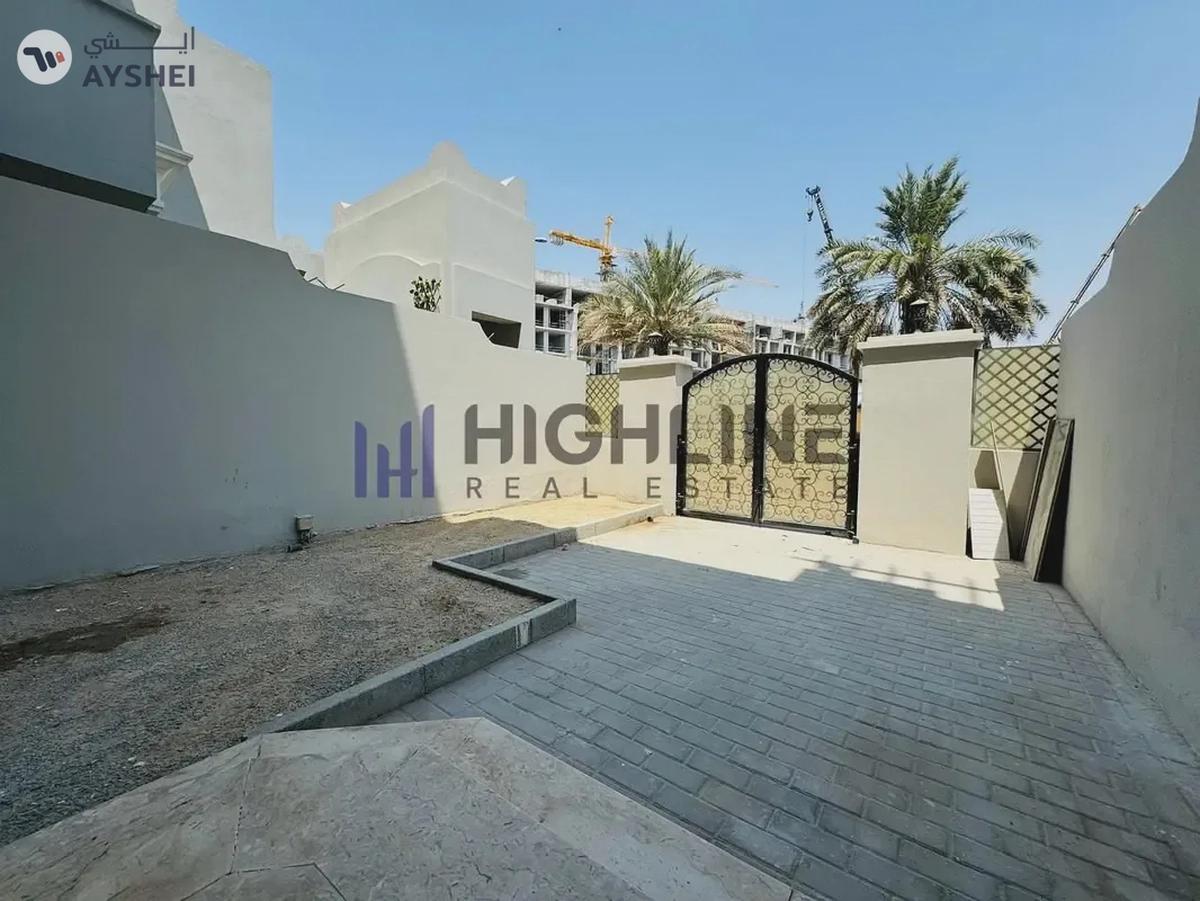 Fully Renovated 4 Bedroom Cozy |Townhouse For Sale-1-1