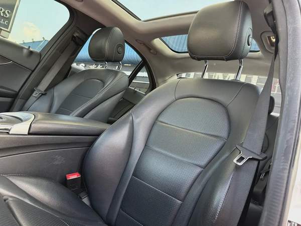 Mercedes-Benz C300 2017 - American Specs
