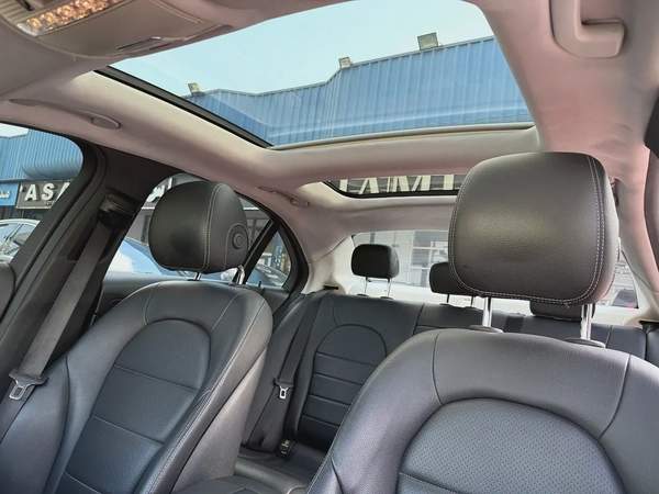 Mercedes-Benz C300 2017 - American Specs