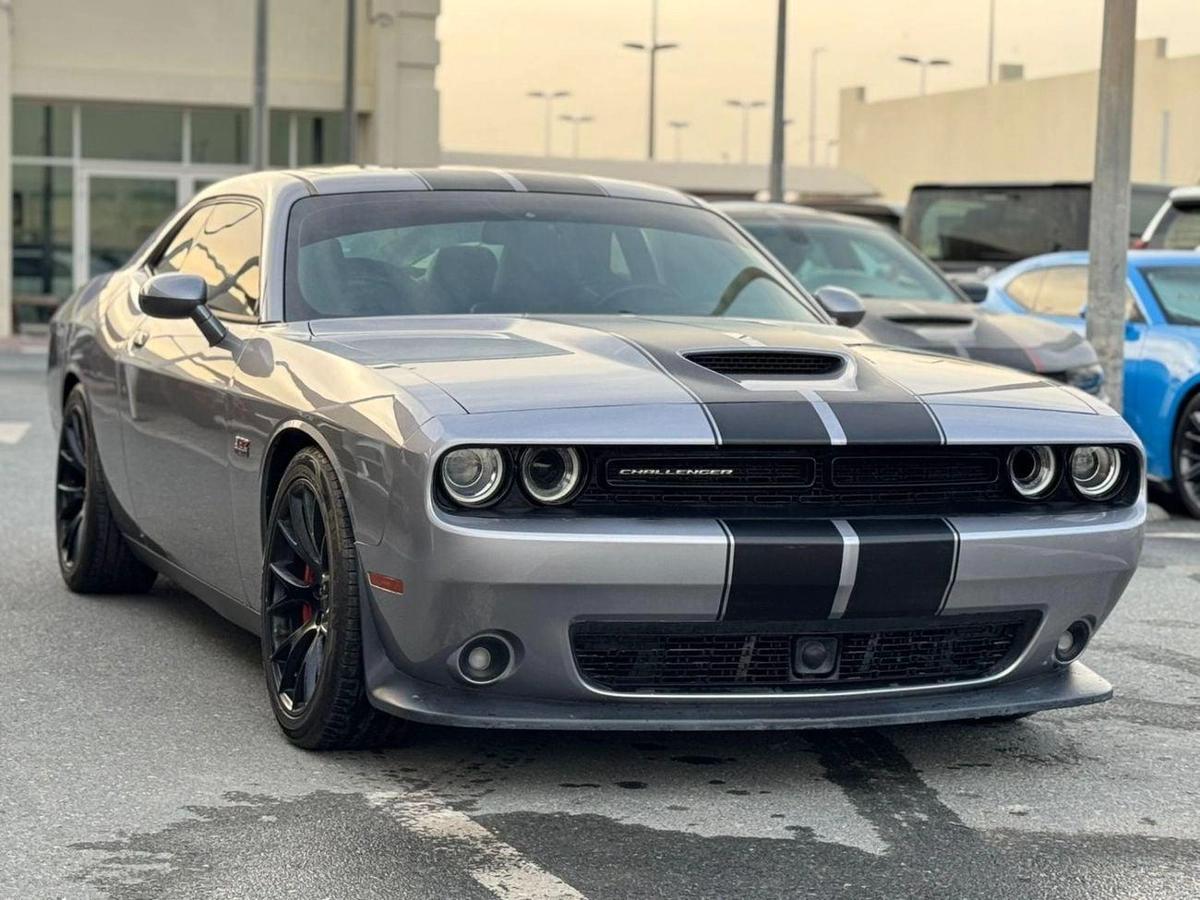 Dodge Challenger SRT 6.4L-0-0