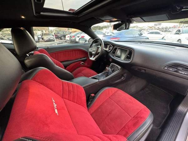 Dodge Challenger SRT 6.4L