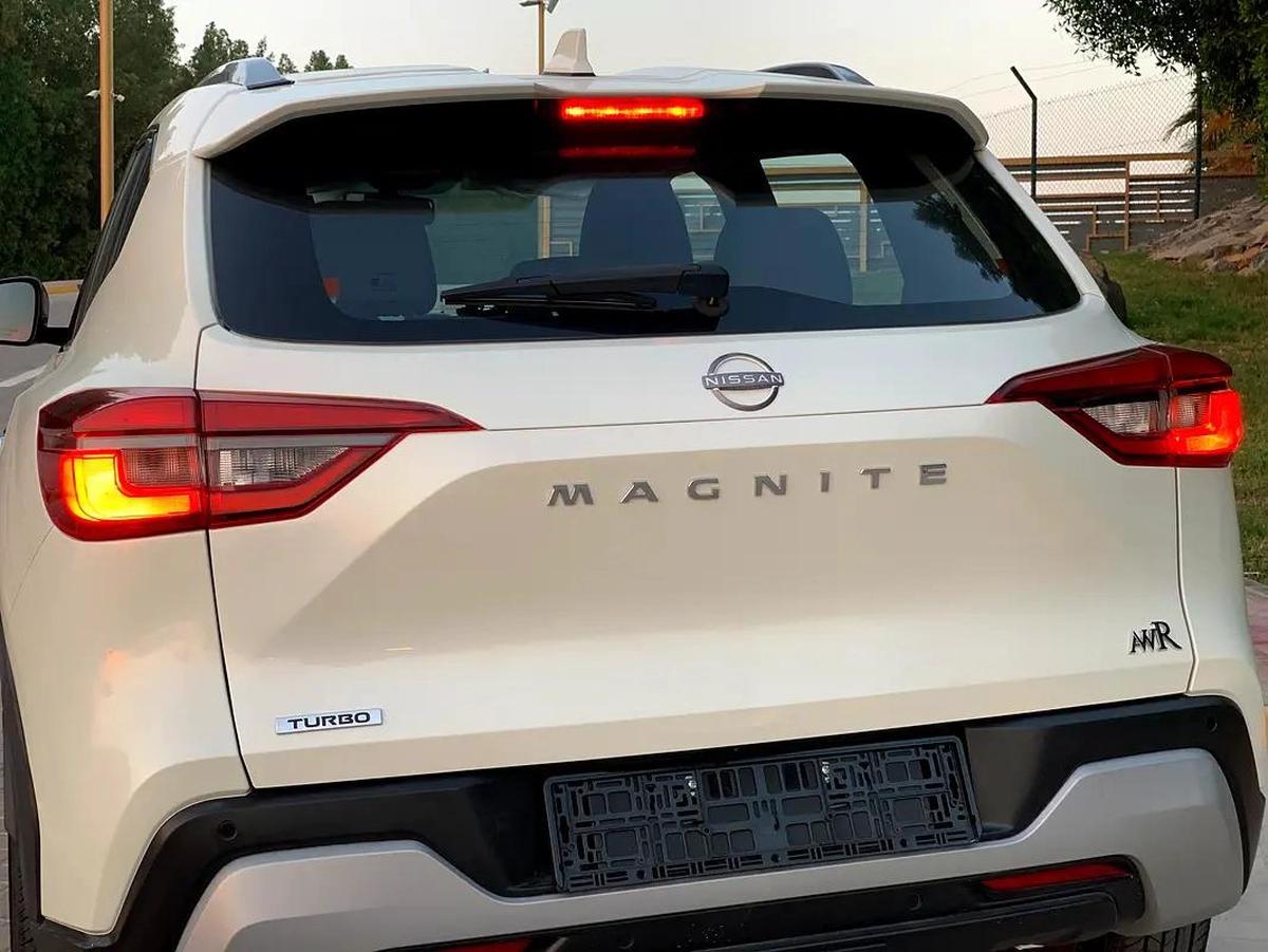 Nissan Magnite SV-10-10