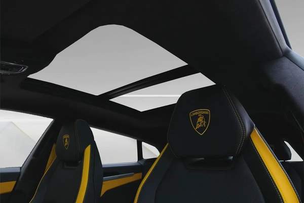 2025 LAMBORGHINI URUS SE - BRAND NEW - FULLY LOADED - LOCAL REGISTRATION