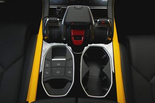 2025 LAMBORGHINI URUS SE - BRAND NEW - FULLY LOADED - LOCAL REGISTRATION