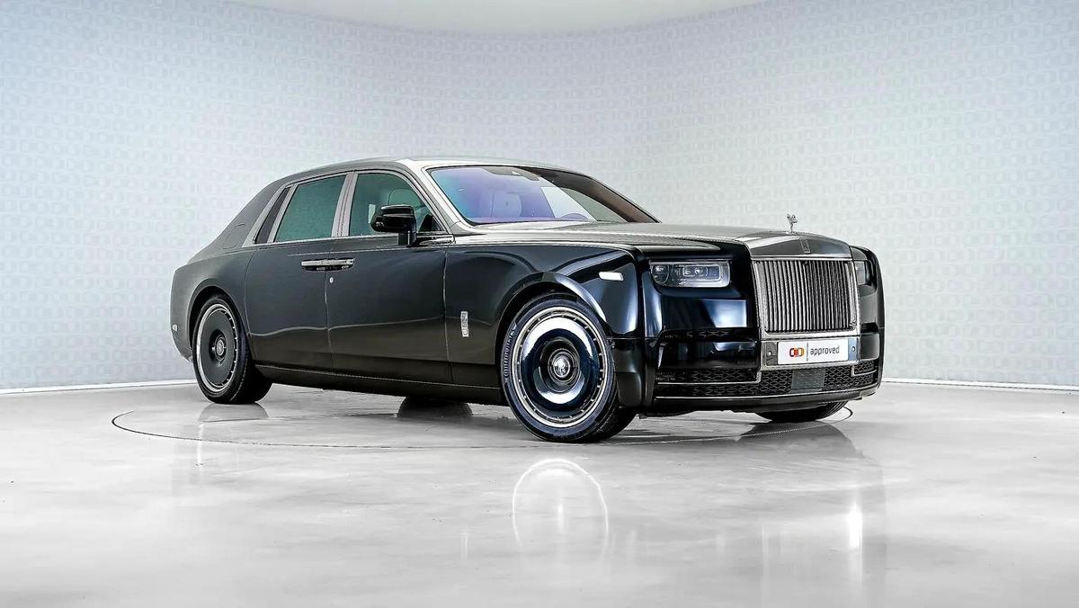 Rolls-Royce Phantom VIII-10-10