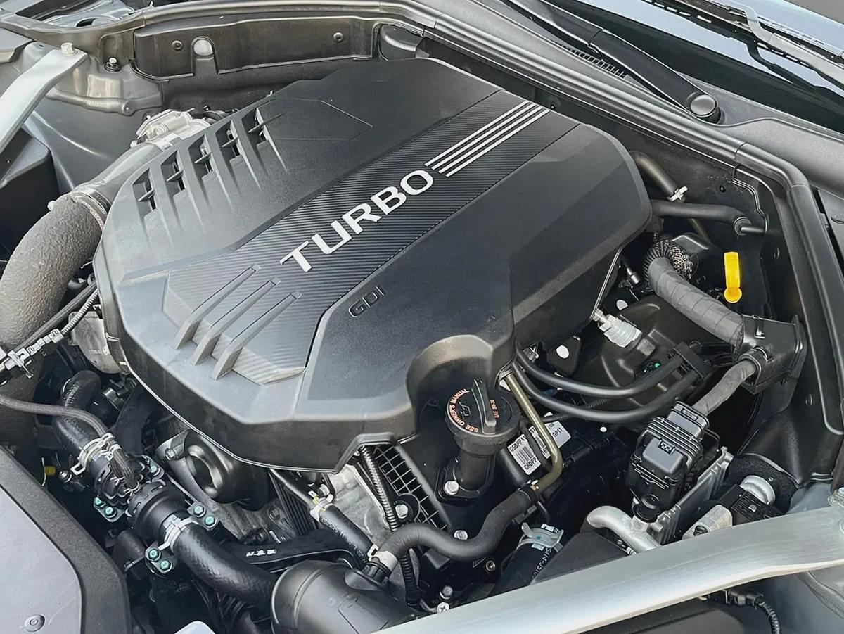 GENESIS - G70 - 2023 - ROYAL - V6 - 3,3L - TWIN TURBO - AMERICAN SPECS VERY GOOD CONDITION-17-17