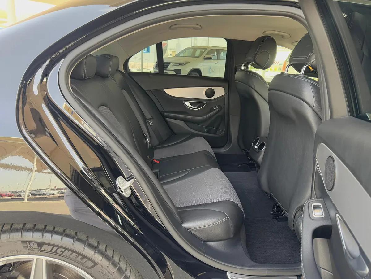 Mercedes-Benz C-Class C250, 2016, Japanese Specs-16-16