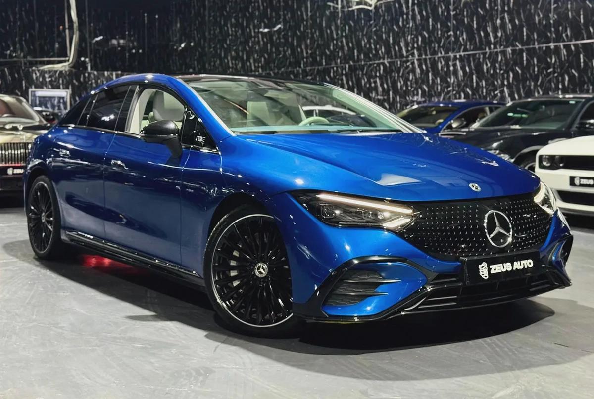 Mercedes-Benz EQE 350 2023 GCC specs for 205,000.00 AED-2-2