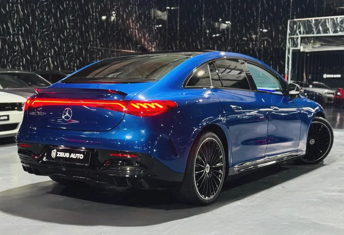 Mercedes-Benz EQE 350 2023 GCC specs for 205,000.00 AED-3-3