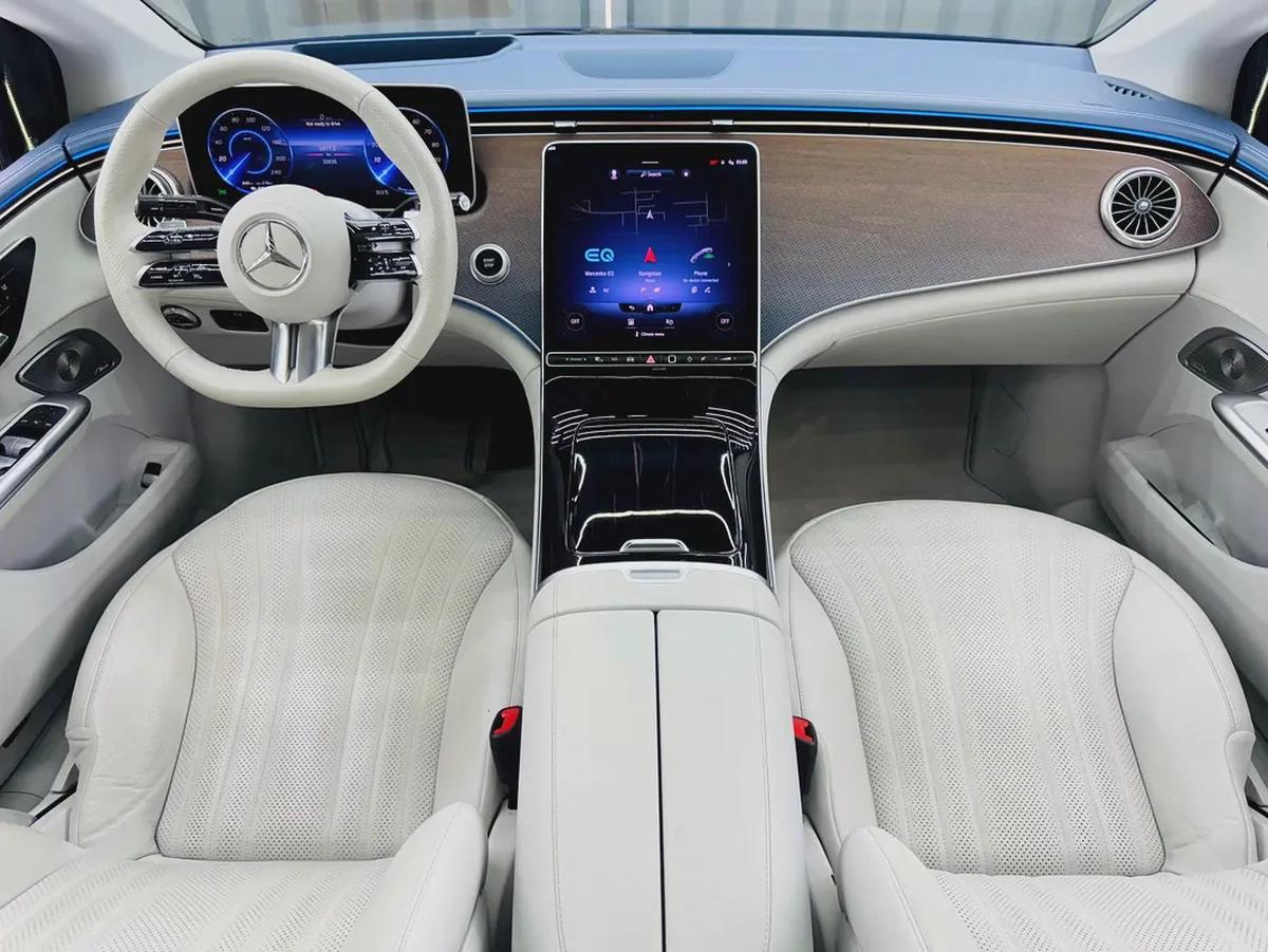 Mercedes-Benz EQE 350 2023 GCC specs for 205,000.00 AED-8-8