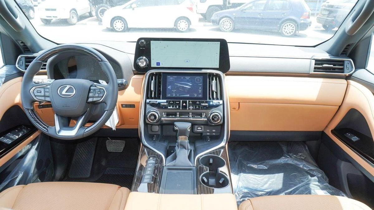 Lexus LX 600 3.5L V6-8-8
