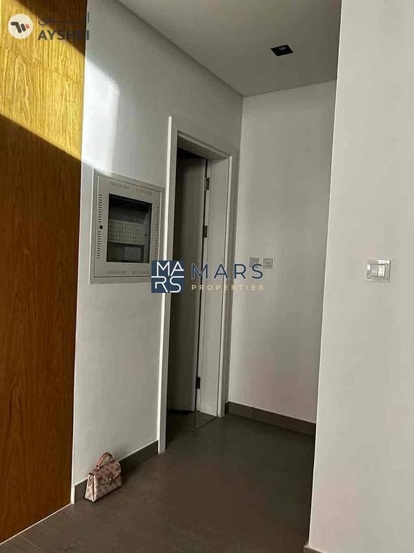 Exclusive | private garden | Vacant