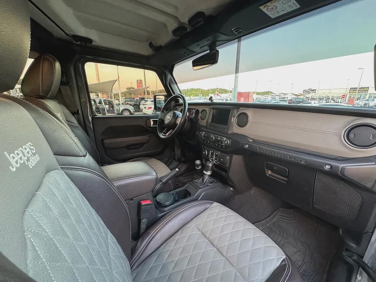 Jeep Wrangler in showroom condition-8-8