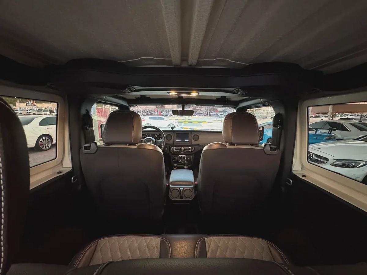 Jeep Wrangler in showroom condition-9-9