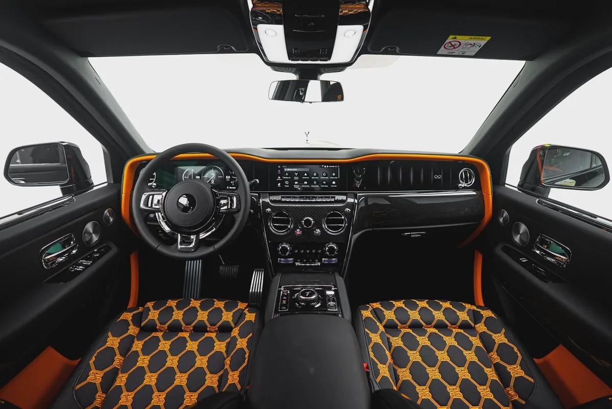 2026 ROLLS ROYCE CULLINAN | BALCK BADGE | GCC | DEALER WARRANTY SERVICE-15-15