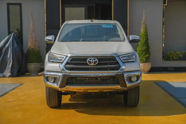 2026 Toyota Hilux Double Cab MANUAL M/T GLX - GCC Specs - Brand New!