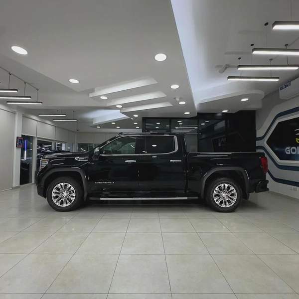 2025 GMC Sierra Denali Duramax Diesel 3.0L Turbo