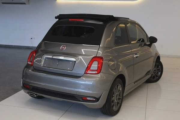FIAT 500 CONVERTIBLE - GCC SPECS - ACCIDENT FREE - UNDER WARRANTY - EXCELENT CONDITION -