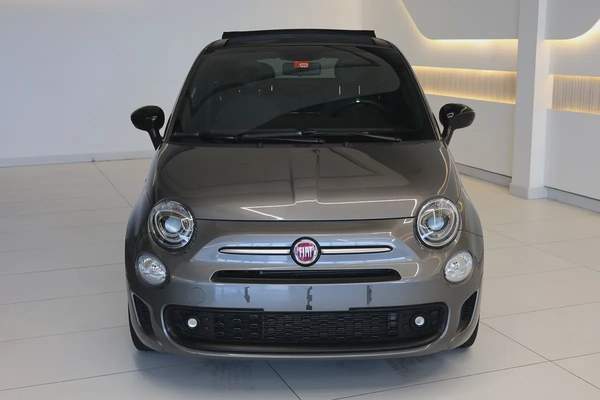 FIAT 500 CONVERTIBLE - GCC SPECS - ACCIDENT FREE - UNDER WARRANTY - EXCELENT CONDITION -