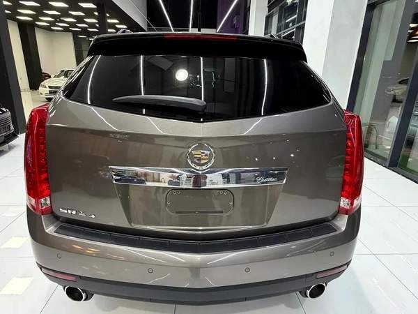 GCC Cadillac SRX Luxury 2011 - Well Maintained