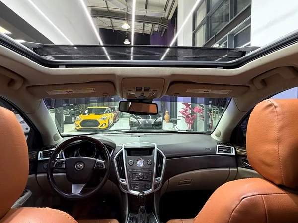 GCC Cadillac SRX Luxury 2011 - Well Maintained