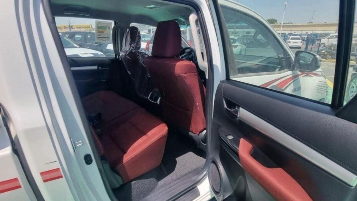 Toyota Hilux 2023 TOYOTA HILUX 2.8 DC DIESEL 4X4 MANUAL GEAR-7-7