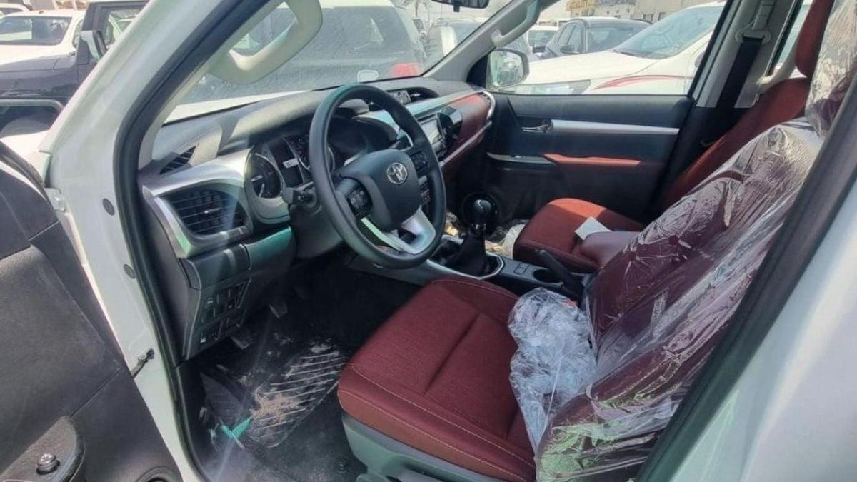 Toyota Hilux 2023 TOYOTA HILUX 2.8 DC DIESEL 4X4 MANUAL GEAR-14-14