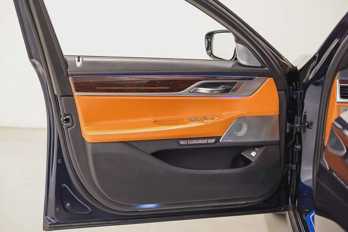 AED 1394 PM | BMW 750Li X drive 2017 | HIGH SPECS | PRISTINE CONDITION | 1 YEAR WARRANTY | GCC-7-7