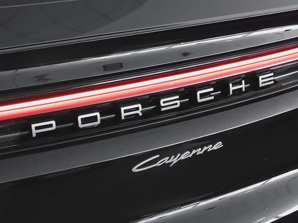 8,062 AED / 60 months | 0% DP | 2024 Porsche Cayenne / Porsche Warranty