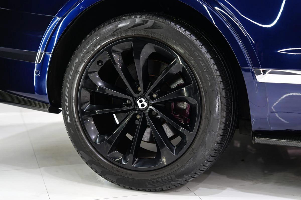 Bentley Bentayga-2-2