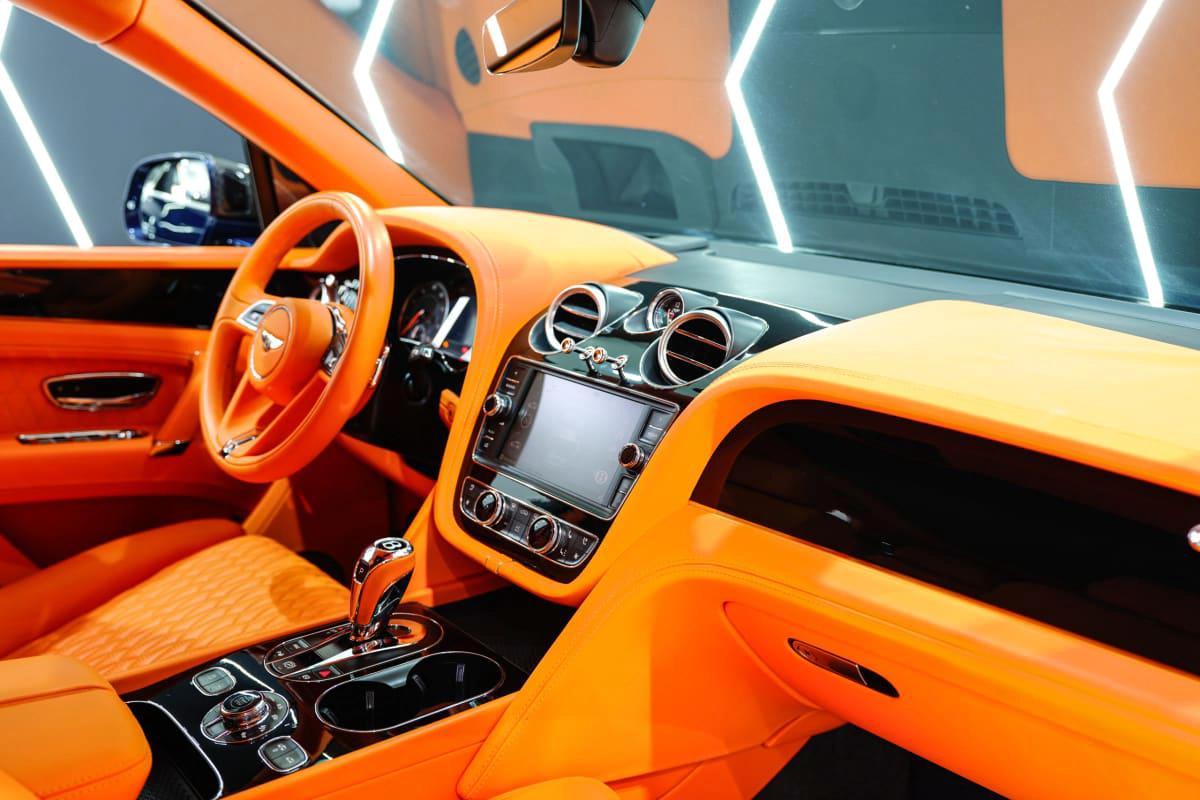 Bentley Bentayga-3-3