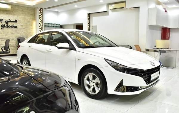 Hyundai Elantra ( 2022 Model ) in White Color GCC Specs