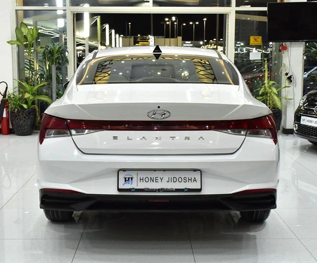 Hyundai Elantra ( 2022 Model ) in White Color GCC Specs-5-5