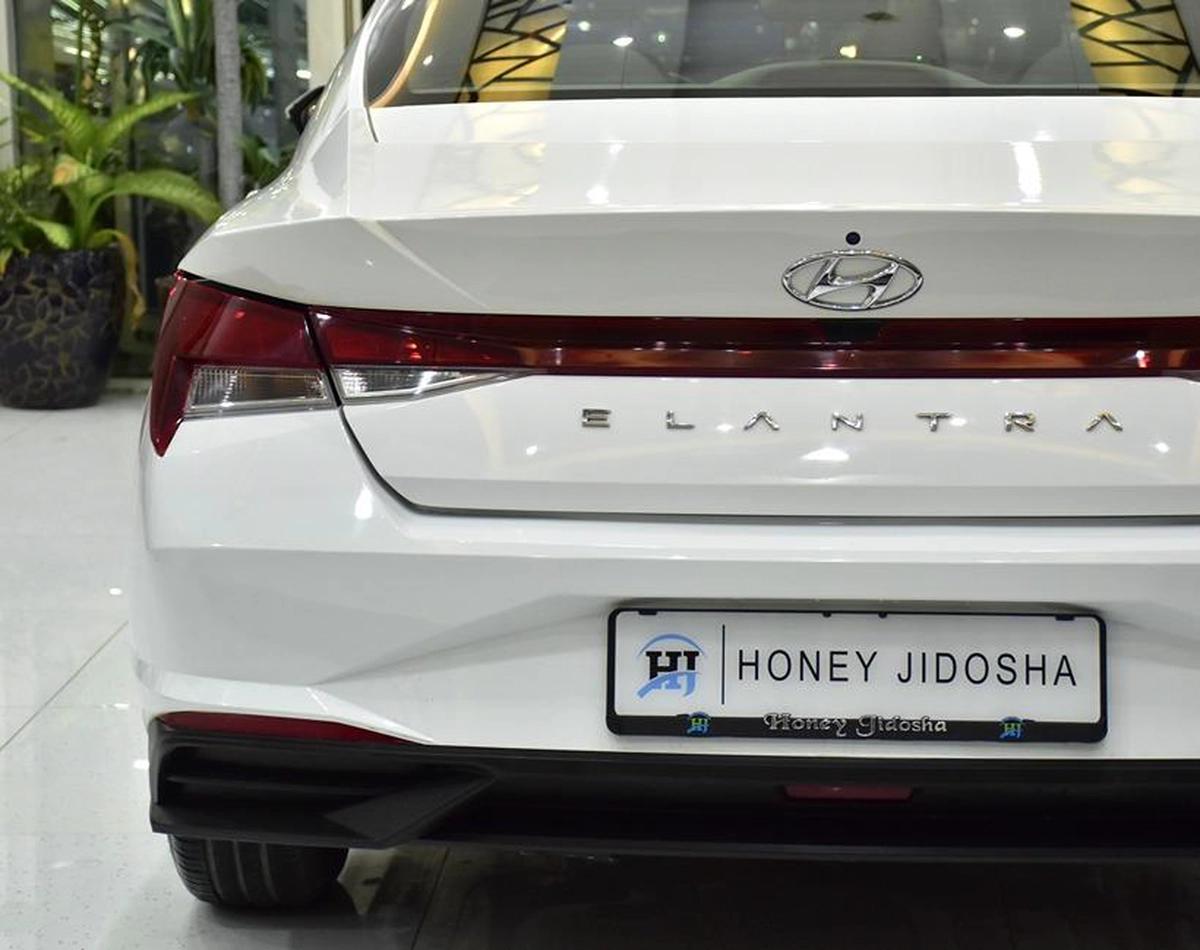 Hyundai Elantra ( 2022 Model ) in White Color GCC Specs-1-1