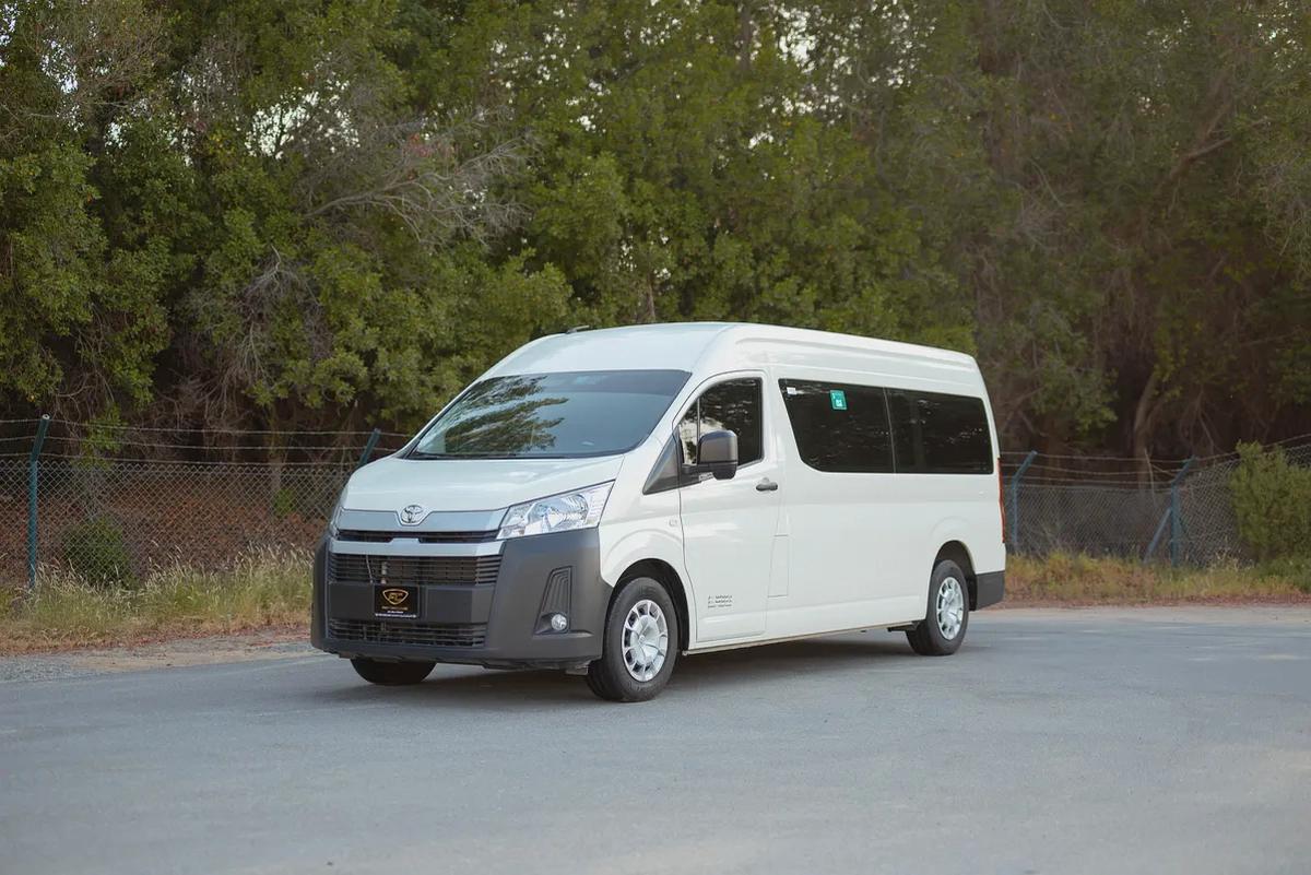 High-Roof 13-Seater Passenger Van | Automatic | GCC Specs | Ref#T28025-0-0