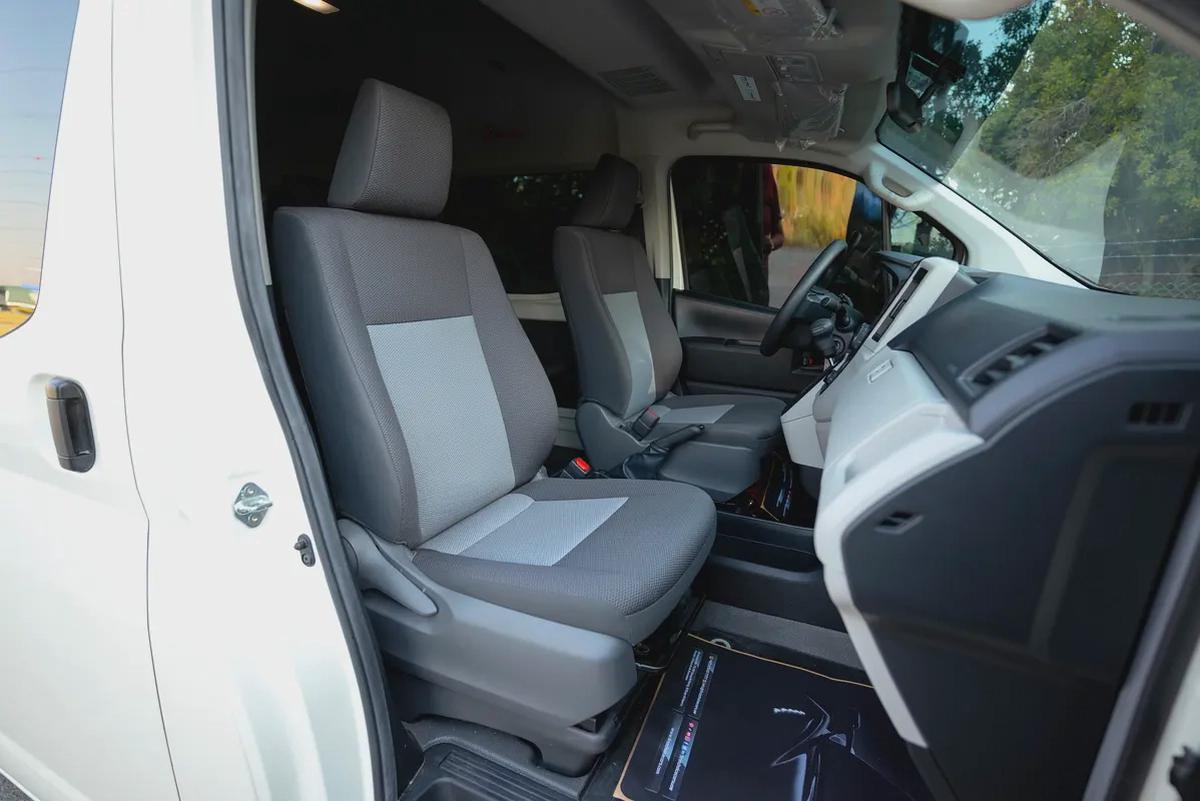 High-Roof 13-Seater Passenger Van | Automatic | GCC Specs | Ref#T28025-9-9