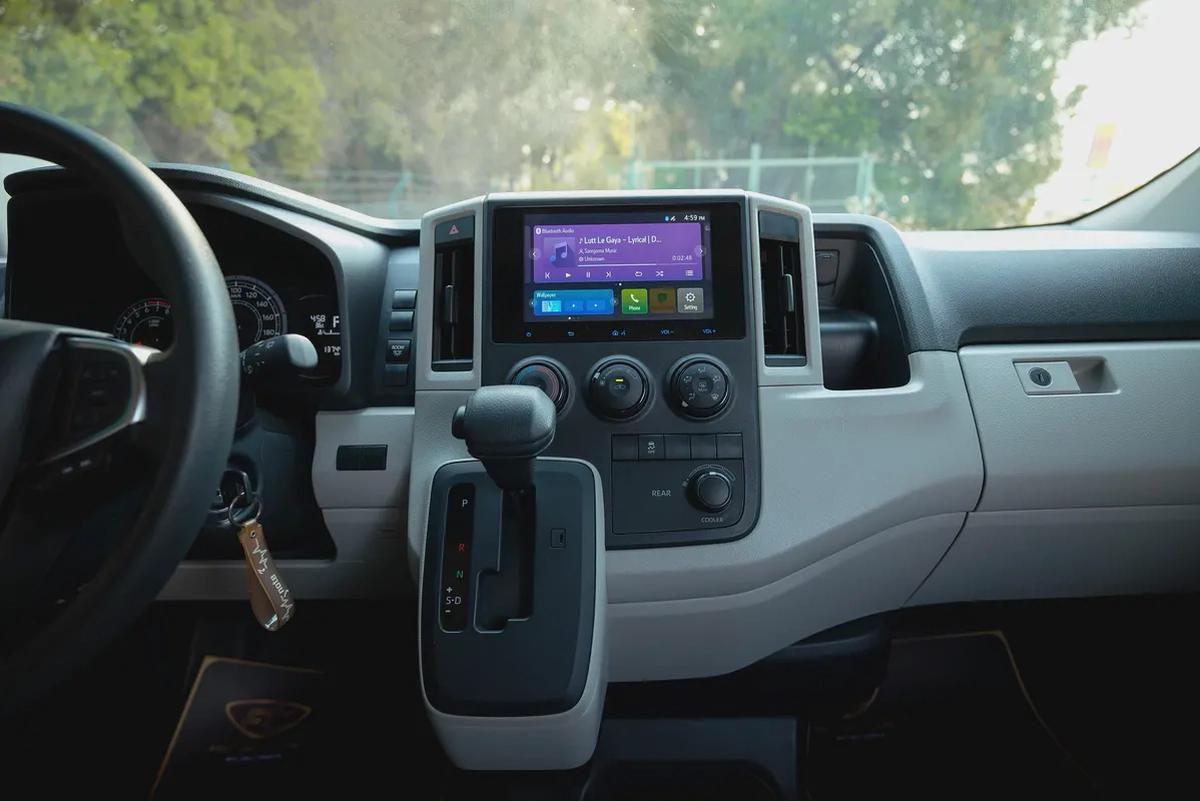 High-Roof 13-Seater Passenger Van | Automatic | GCC Specs | Ref#T28025-14-14