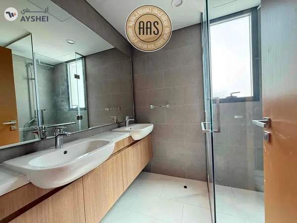 Deal Of The Day ! 3Bedroom Townhouse Villa Available For Rent in Villanova