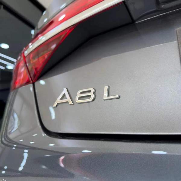 2016 Audi A8L quattro GCC Specs