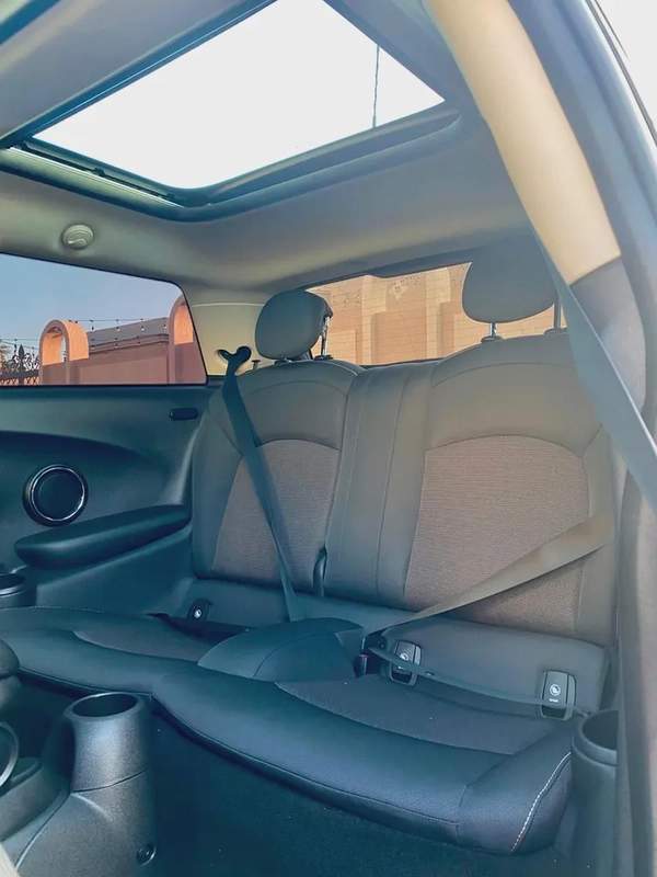 Low mileage 2016 mini cooper 1.5L 3 cylinder || GCC || black edition || panorama || accident free