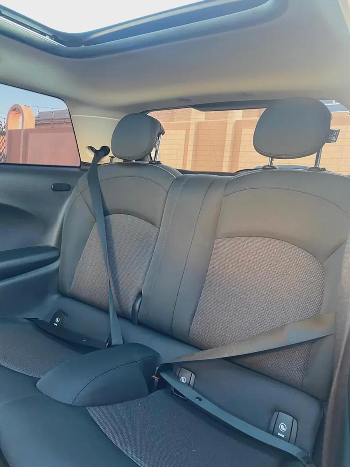 Low mileage 2016 mini cooper 1.5L 3 cylinder || GCC || black edition || panorama || accident free-14-14