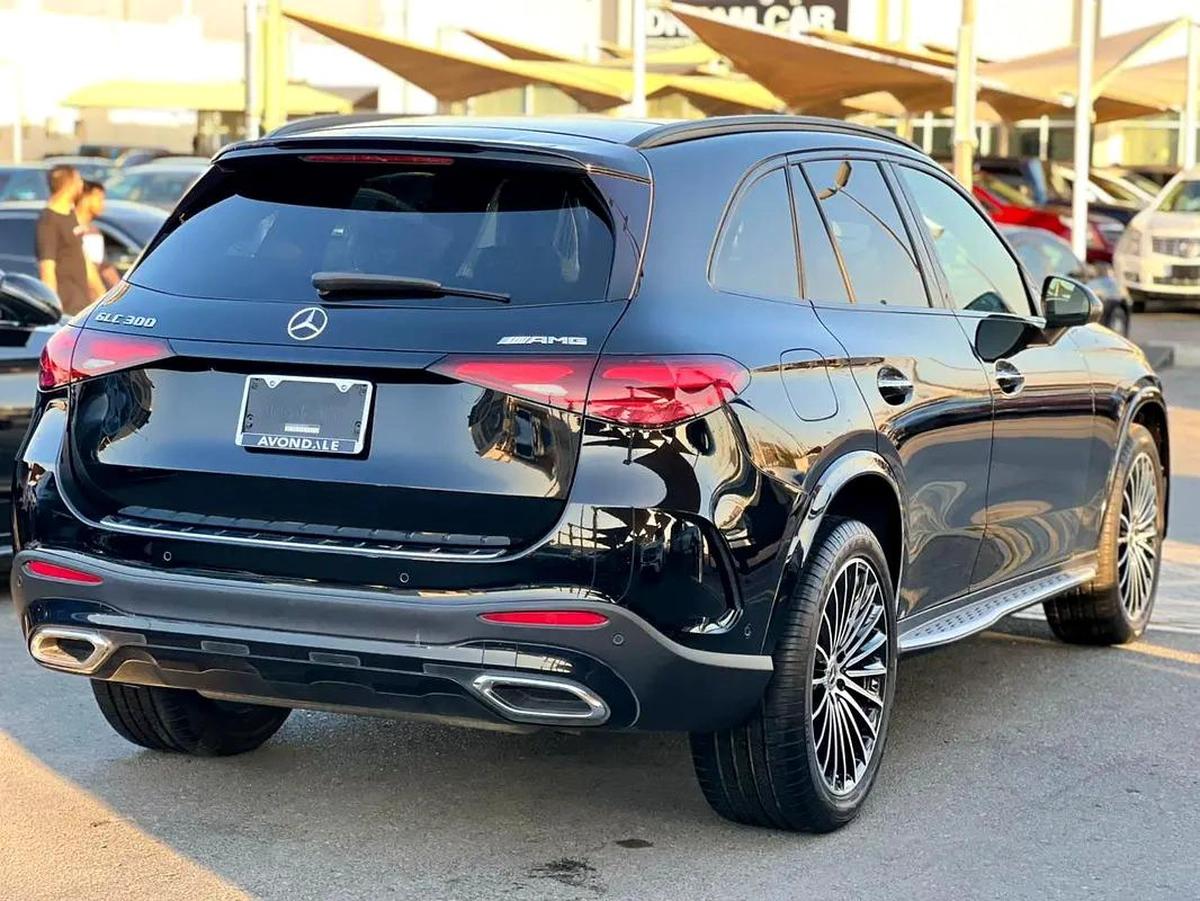 Mercedes benz GLC300 Model 2024 full option-3-3