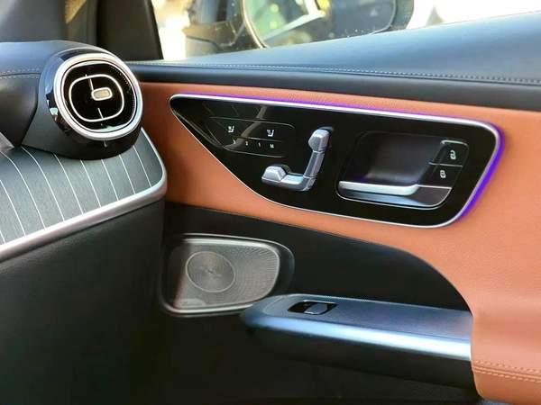 Mercedes benz GLC300 Model 2024 full option