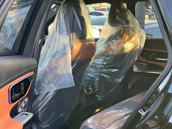 Mercedes benz GLC300 Model 2024 full option