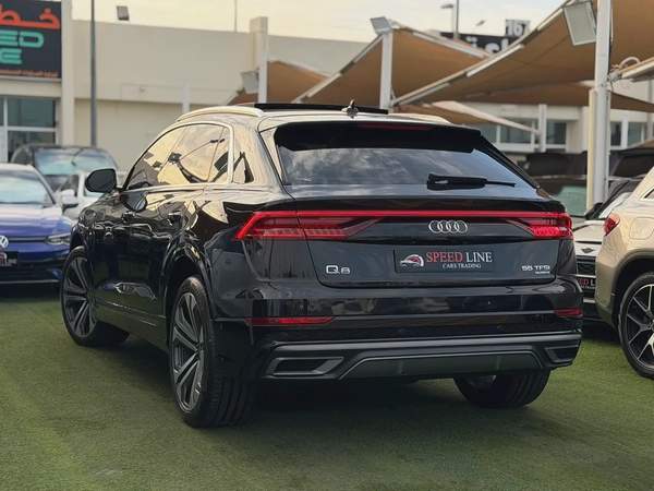 Audi Q8 55 TFSI quattro S line - GCC Specs Full Service History