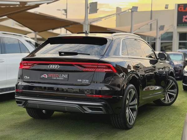 Audi Q8 55 TFSI quattro S line - GCC Specs Full Service History