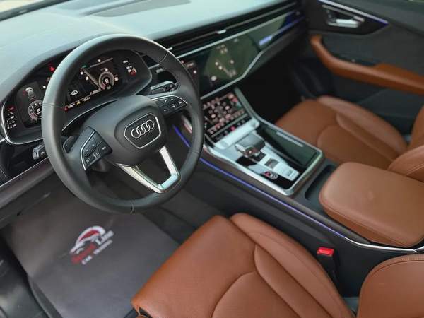Audi Q8 55 TFSI quattro S line - GCC Specs Full Service History