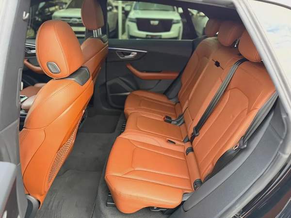 Audi Q8 55 TFSI quattro S line - GCC Specs Full Service History