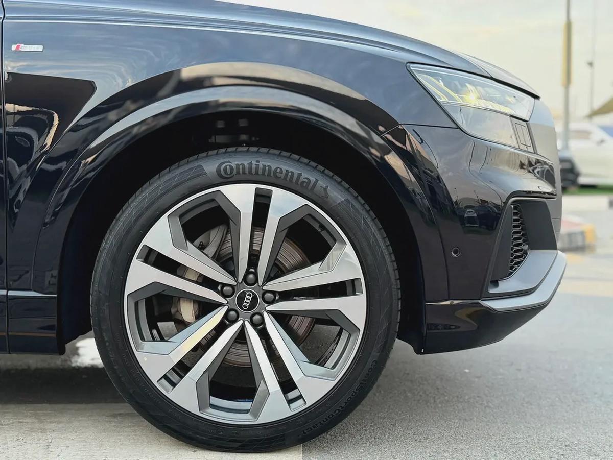 Audi Q8 55 TFSI quattro S line - GCC Specs Full Service History-18-18