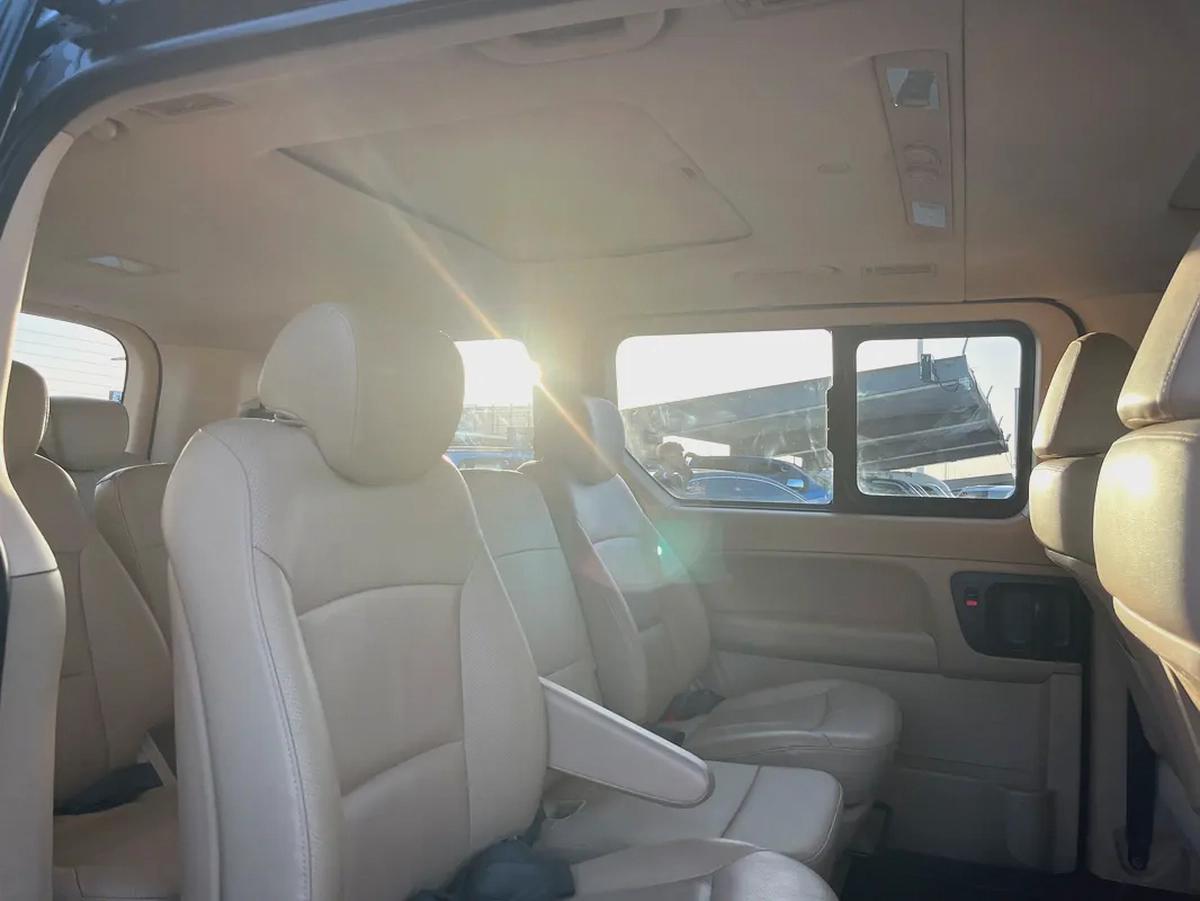 Hyundai H1 GLS 2017 - Korean Specs - Perfect for Family or Business-11-11
